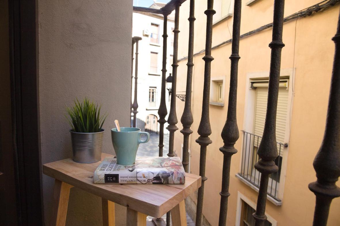 Apartamento Palacio Descalzos Tudela Buitenkant foto